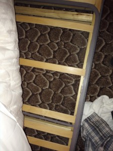 Dette er ikkje nok plank i ei seng.